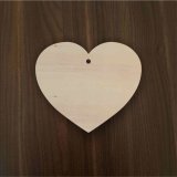 Holzherz mit Loch