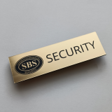 Magnetisches Namensschild mit Logo und Namen