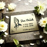 Grabtafel Hände mit Rosenkranz