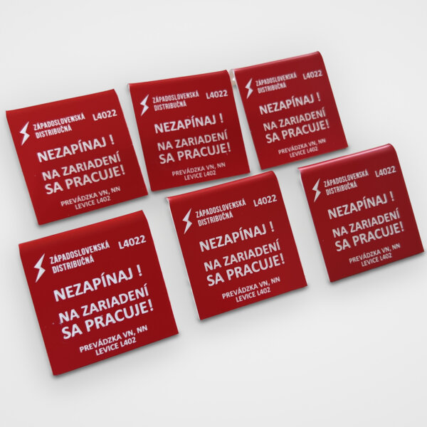 Warnschilder für Západoslovenská distribučná