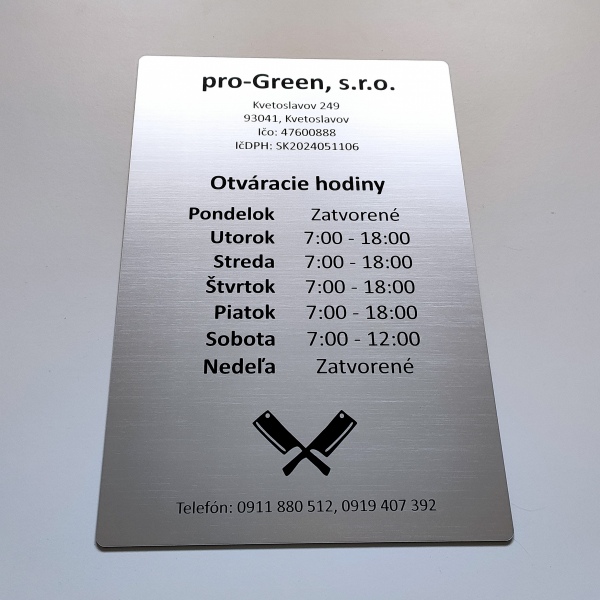 tabuľka s otváracími hodinami