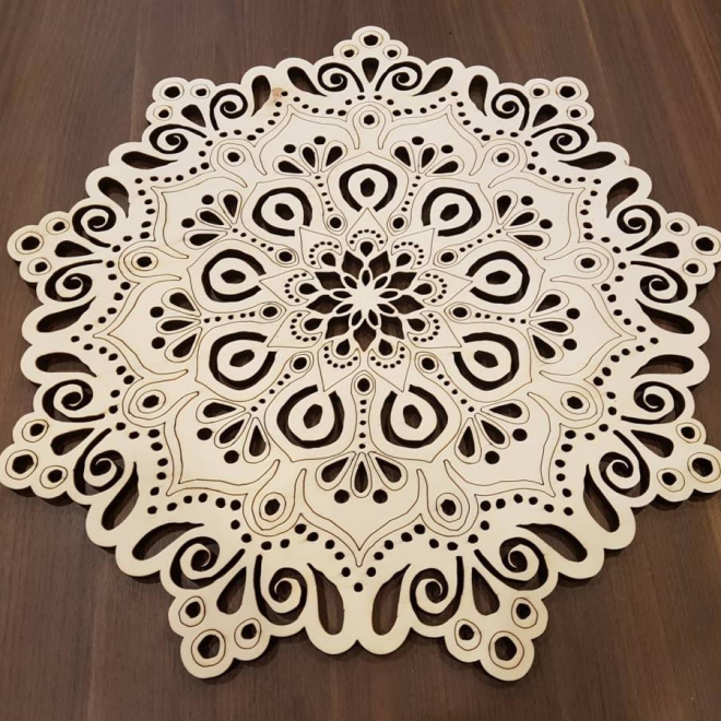 Ausgeschnittenes Mandala gross