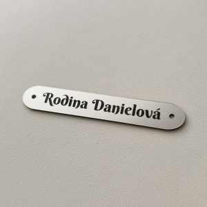 Schmales Namensschild mit Löchern 12 × 2 cm
