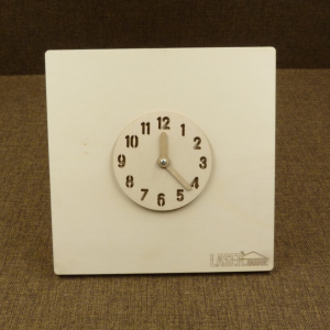 Uhr mit Zeigern
