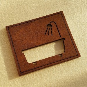 Schild mit Bezeichnung Badezimmer
